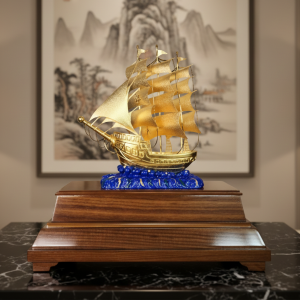 Thuyền Buồm Dát Vàng 24K